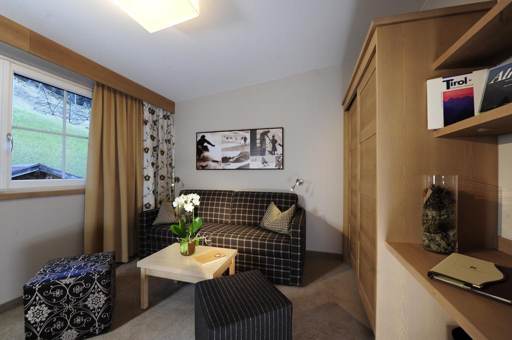 Hotel Garni - Restaurant Kaminstube Sankt Anton am Arlberg Quarto foto
