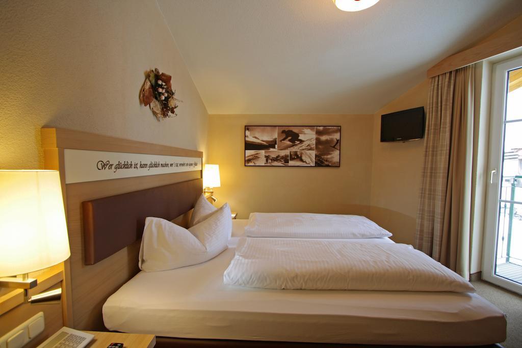 Hotel Garni - Restaurant Kaminstube Sankt Anton am Arlberg Quarto foto